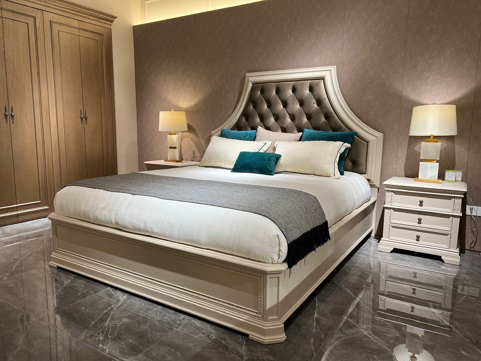 12a5f06d-696a-4584-93c4-49b92b52afc2