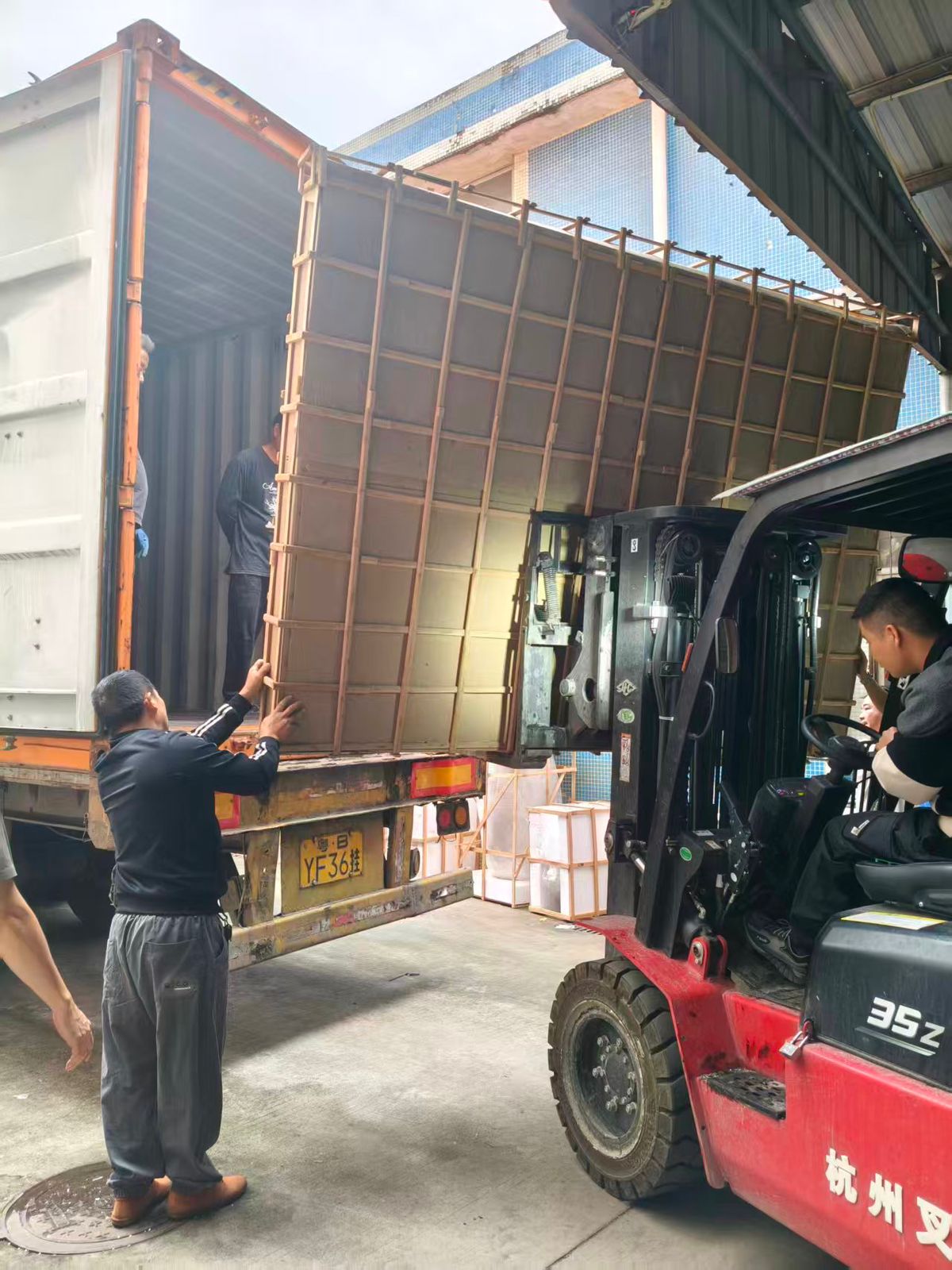 f1c30a92-04c0-49dc-be2a-bd3a6e443ce8