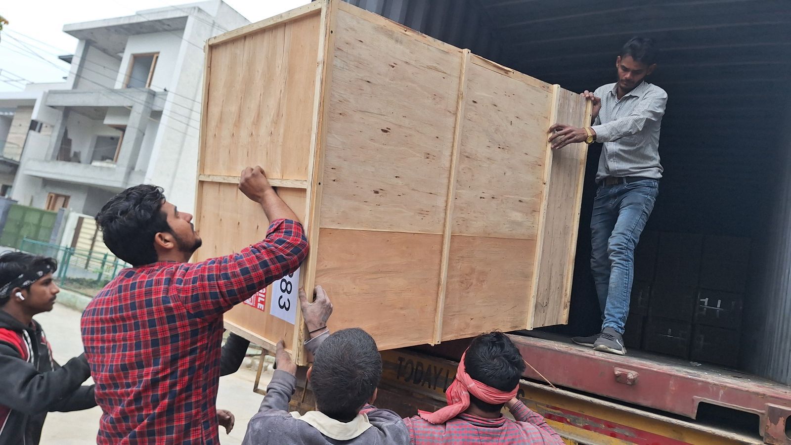 39d8a631-e4d9-4ded-9b6e-2bb083937446